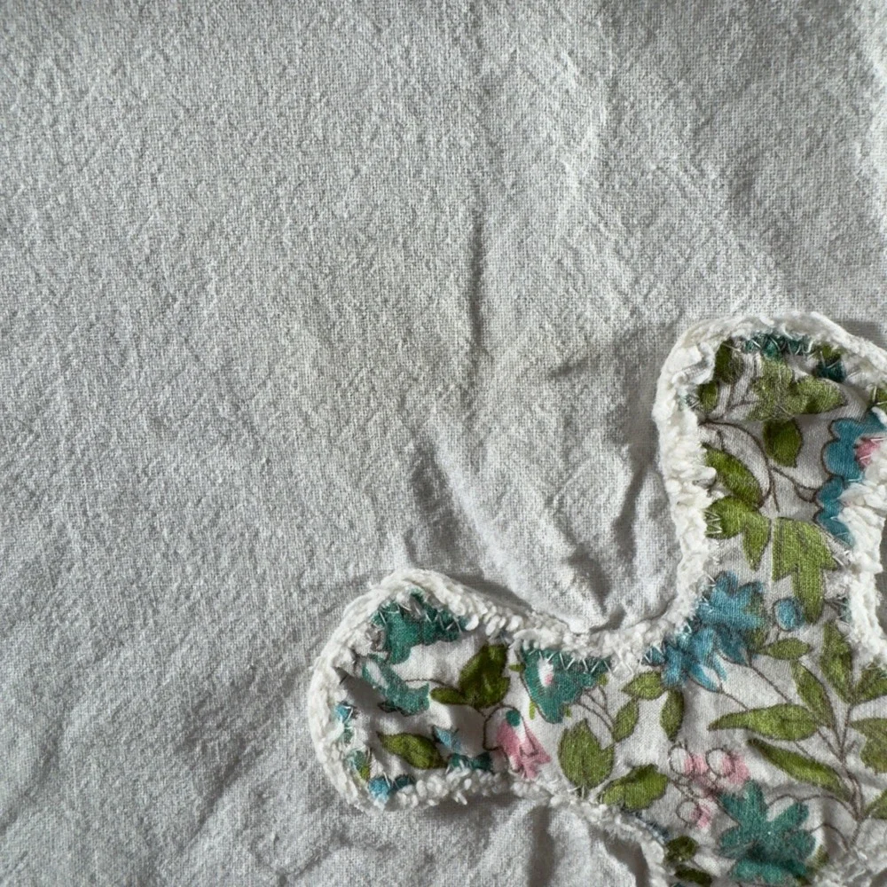 3121 | Glory Haus Cross Flowers Tea Towel Floral Applique Boho Christian 19x25